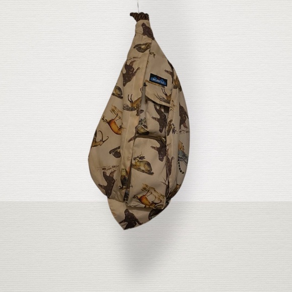 KAVU SLINGBAG Hard to find Bigfoot sling bag with other mythical creatures - Picture 3 of 8